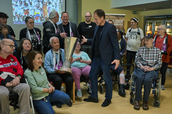 Herr Stinka, Herr Thoma und der Eintracht-Fanclub des Hufeland-Hauses